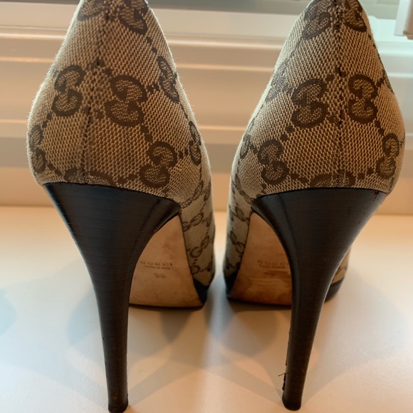 SOLD Gucci classics heels - Picture 5 of 5